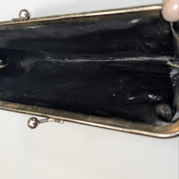 Vintage (50s?) Black Tapestry Clutch W Kiss Lock & Vinyl Interior. 11"X5.5" - Picture 4 of 16